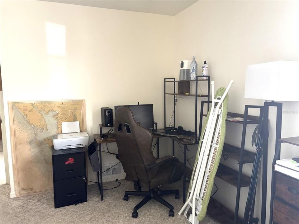 合同活跃: $380,000 (3 贝兹, 2 浴室, 1653 平方英尺)