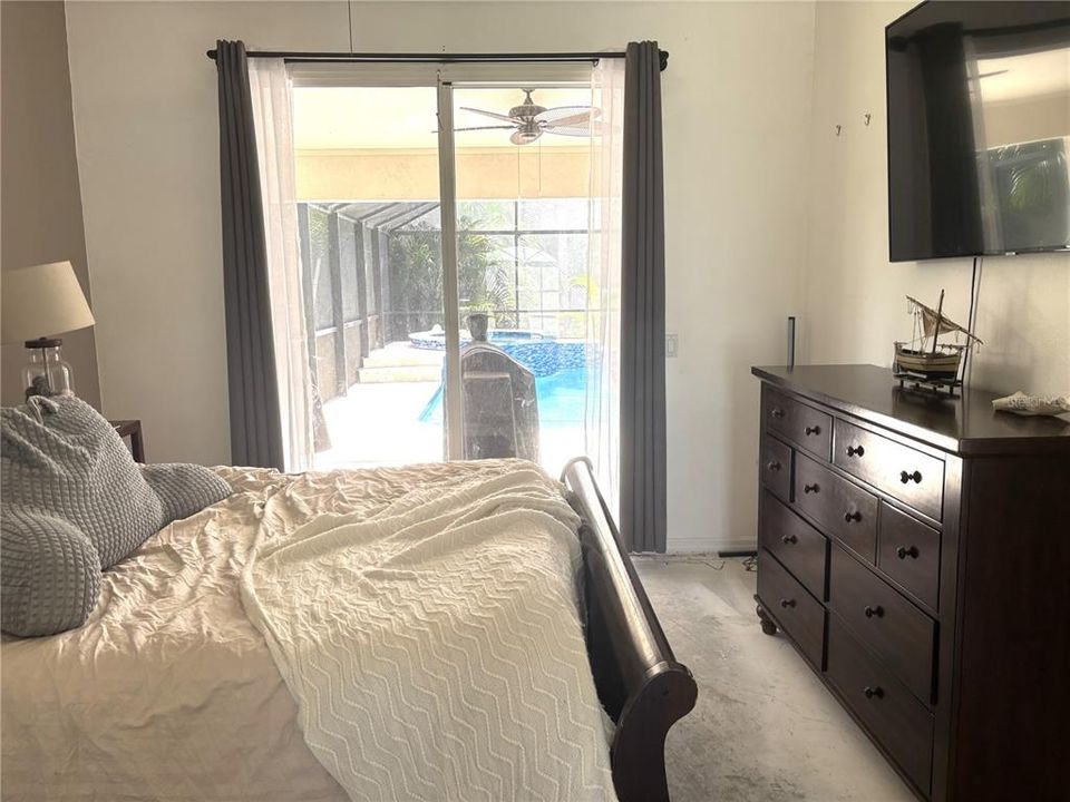 合同活跃: $380,000 (3 贝兹, 2 浴室, 1653 平方英尺)