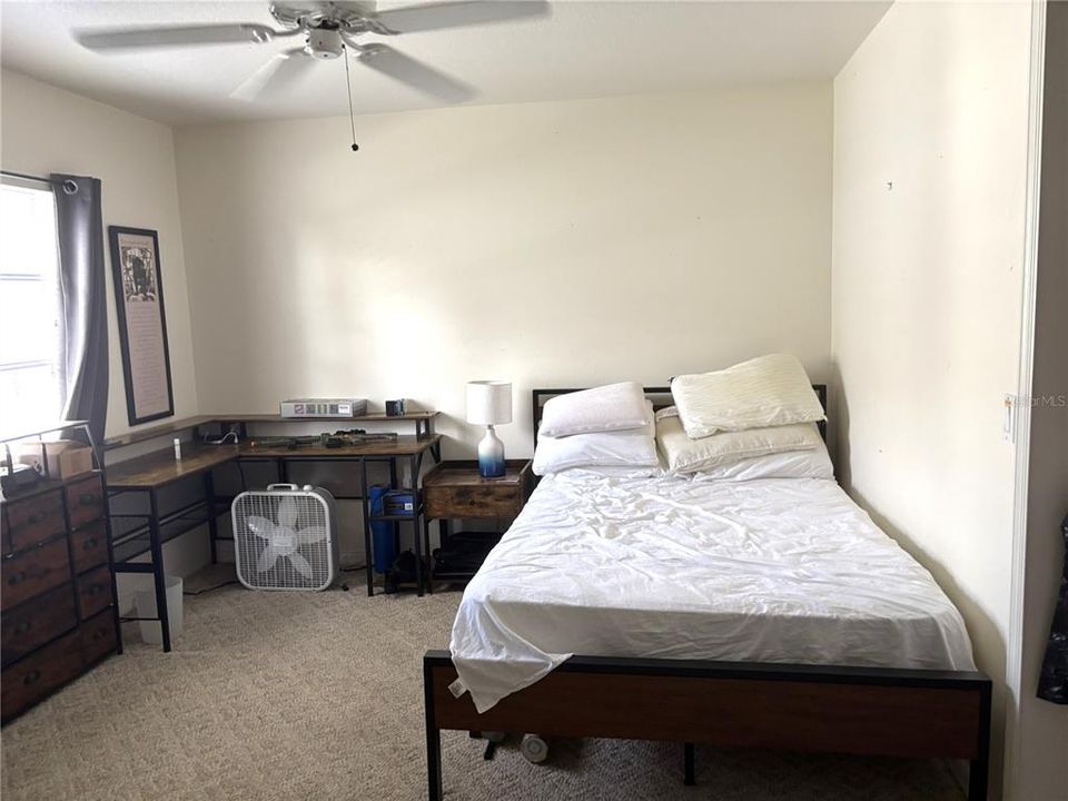 合同活跃: $380,000 (3 贝兹, 2 浴室, 1653 平方英尺)