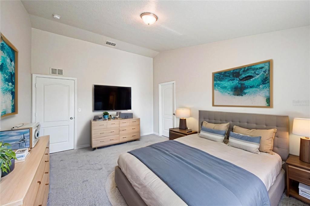 Active With Contract: $321,500 (3 beds, 2 baths, 1673 Square Feet)