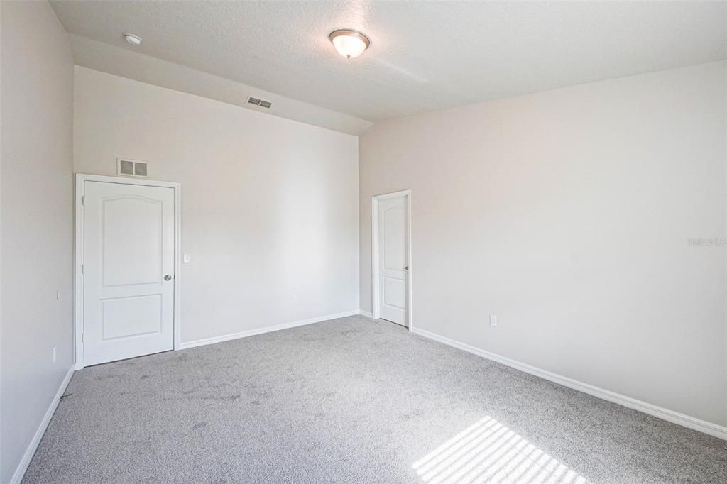 Active With Contract: $321,500 (3 beds, 2 baths, 1673 Square Feet)