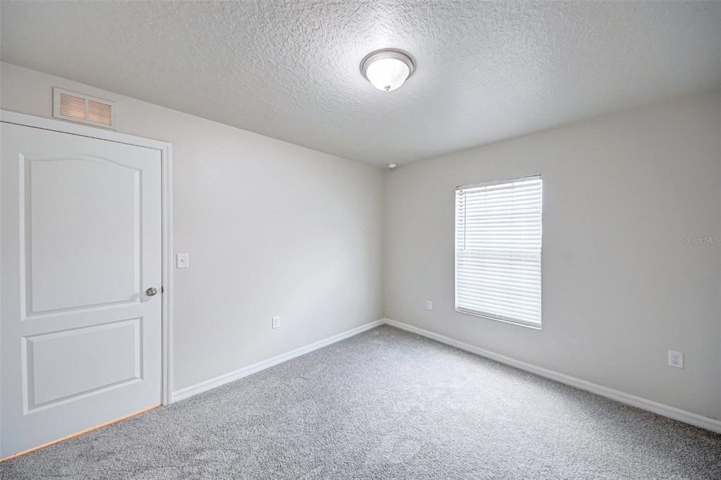 Active With Contract: $321,500 (3 beds, 2 baths, 1673 Square Feet)