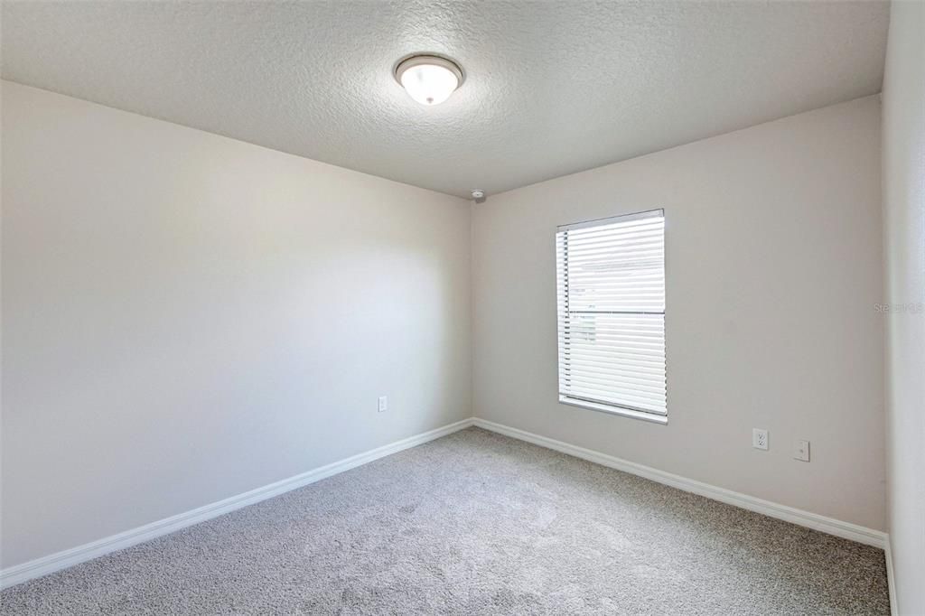 Active With Contract: $321,500 (3 beds, 2 baths, 1673 Square Feet)