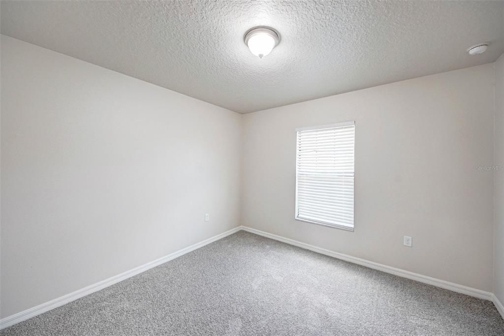 Active With Contract: $321,500 (3 beds, 2 baths, 1673 Square Feet)