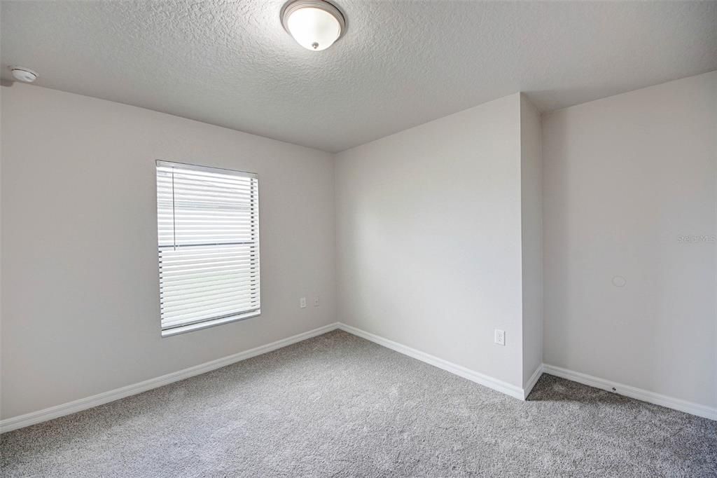 Active With Contract: $321,500 (3 beds, 2 baths, 1673 Square Feet)