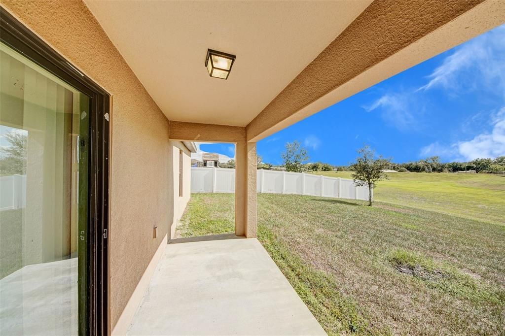 Active With Contract: $321,500 (3 beds, 2 baths, 1673 Square Feet)