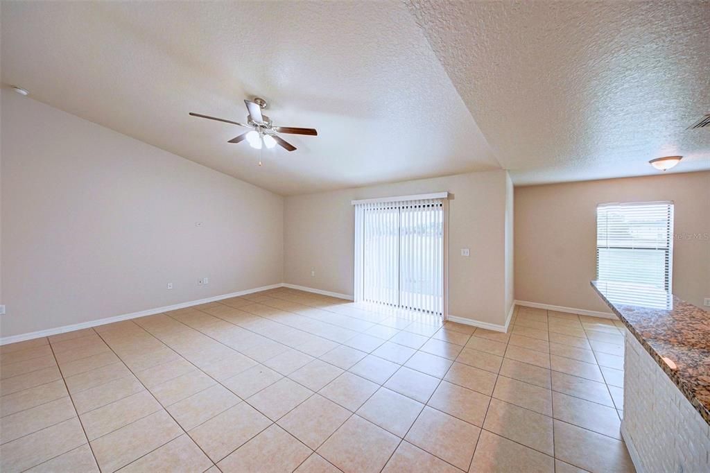 Active With Contract: $321,500 (3 beds, 2 baths, 1673 Square Feet)