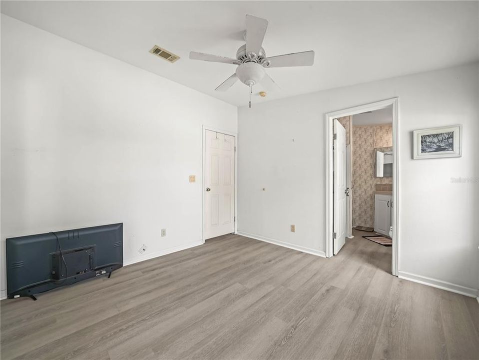 En Venta: $159,900 (2 camas, 2 baños, 864 Pies cuadrados)