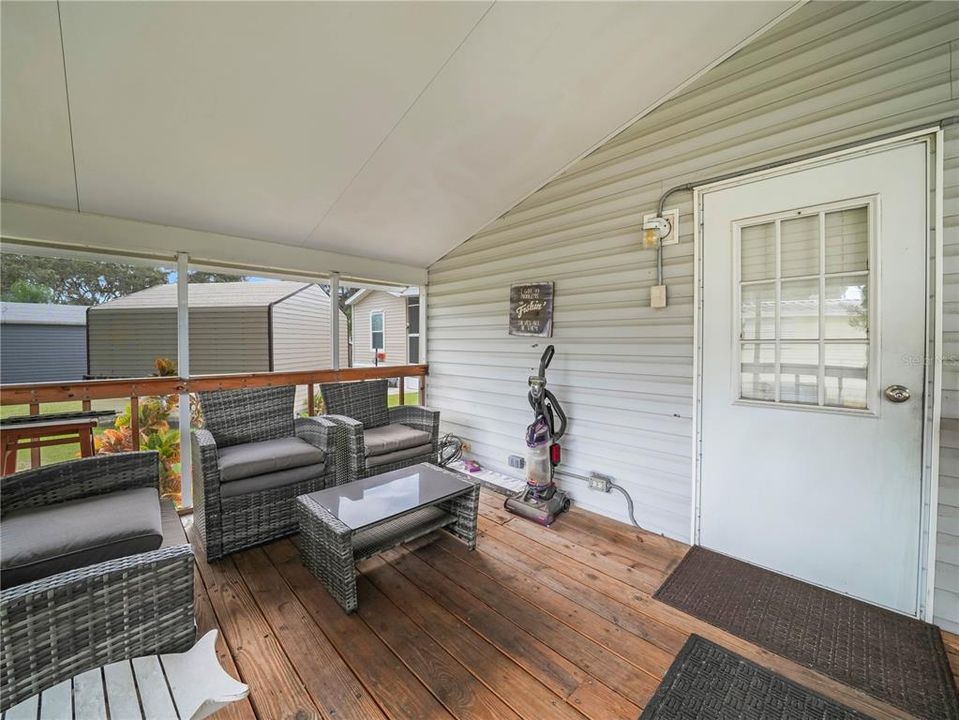 En Venta: $159,900 (2 camas, 2 baños, 864 Pies cuadrados)