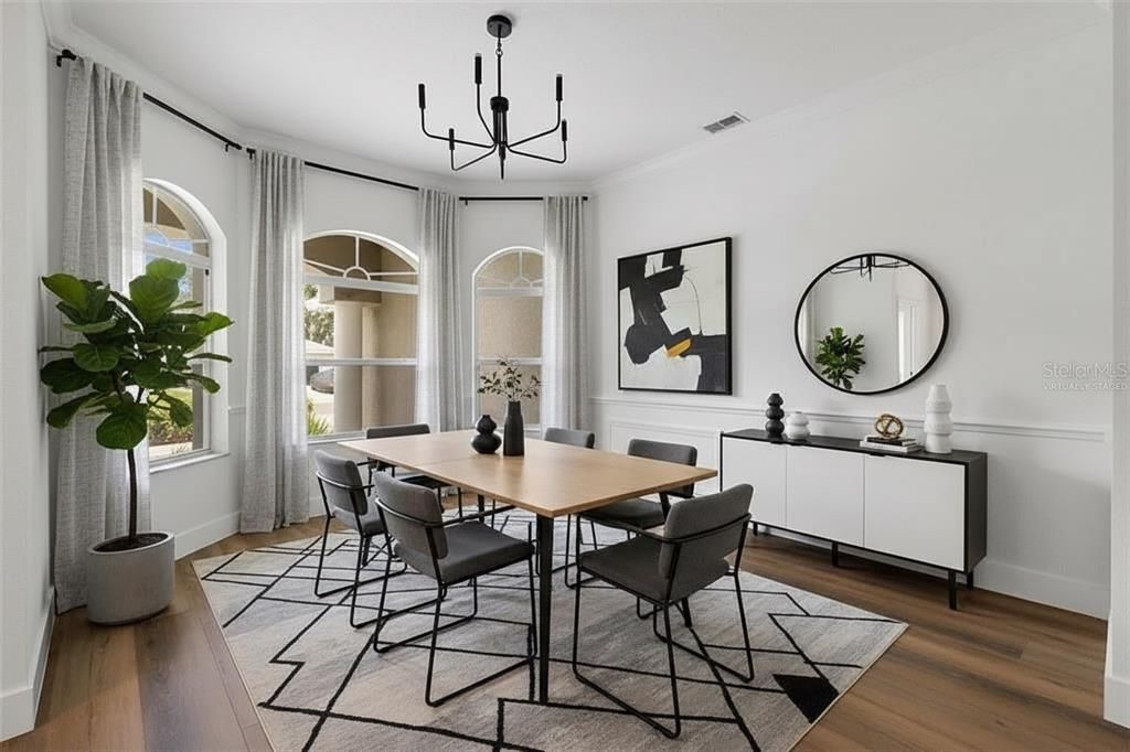 Activo con contrato: $514,900 (4 camas, 2 baños, 2475 Pies cuadrados)