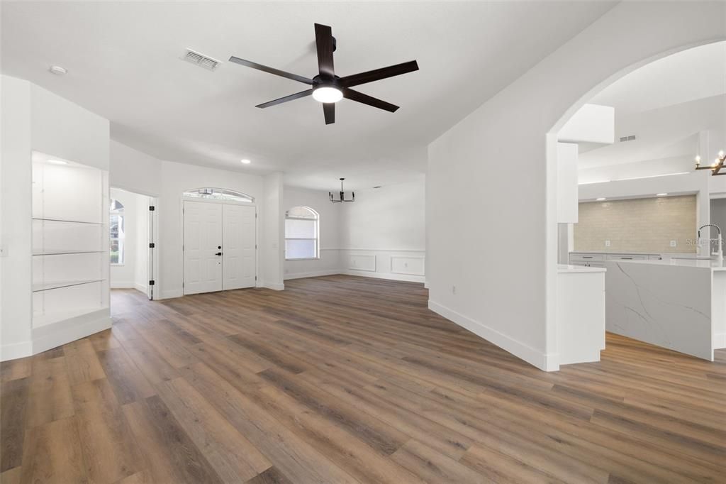 Activo con contrato: $514,900 (4 camas, 2 baños, 2475 Pies cuadrados)