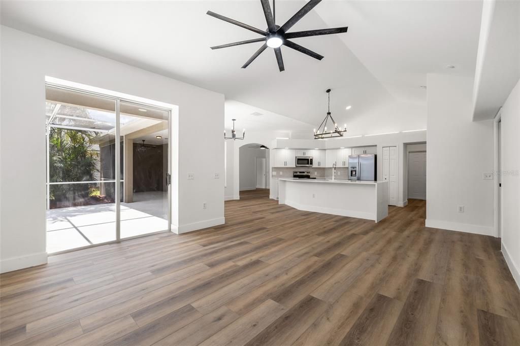 Activo con contrato: $514,900 (4 camas, 2 baños, 2475 Pies cuadrados)