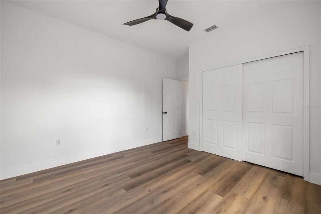 Activo con contrato: $514,900 (4 camas, 2 baños, 2475 Pies cuadrados)