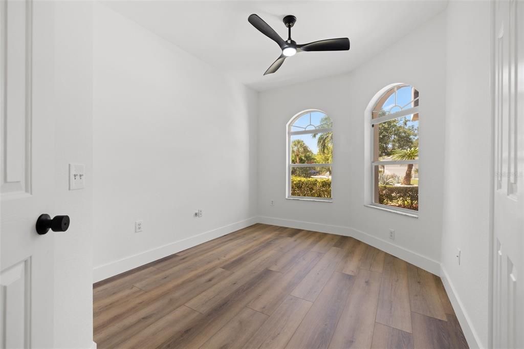 Activo con contrato: $514,900 (4 camas, 2 baños, 2475 Pies cuadrados)