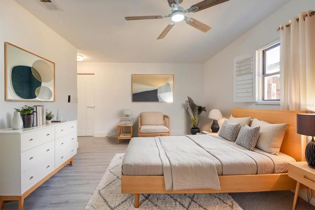 For Sale: $495,000 (2 beds, 2 baths, 1040 Square Feet)