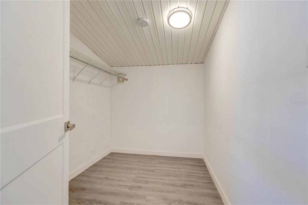 For Sale: $495,000 (2 beds, 2 baths, 1040 Square Feet)