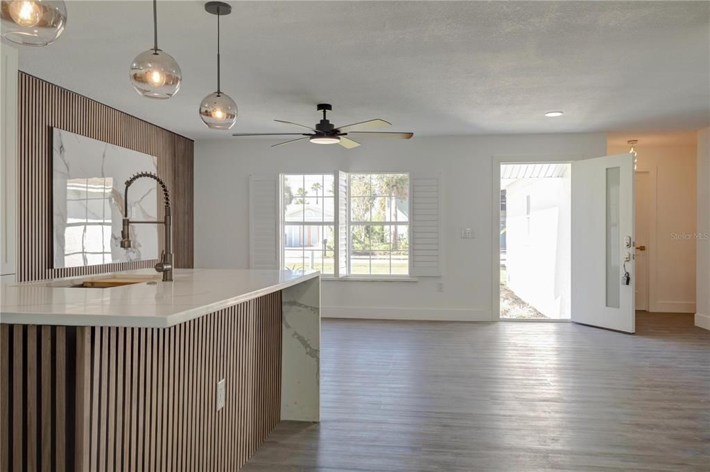 For Sale: $495,000 (2 beds, 2 baths, 1040 Square Feet)