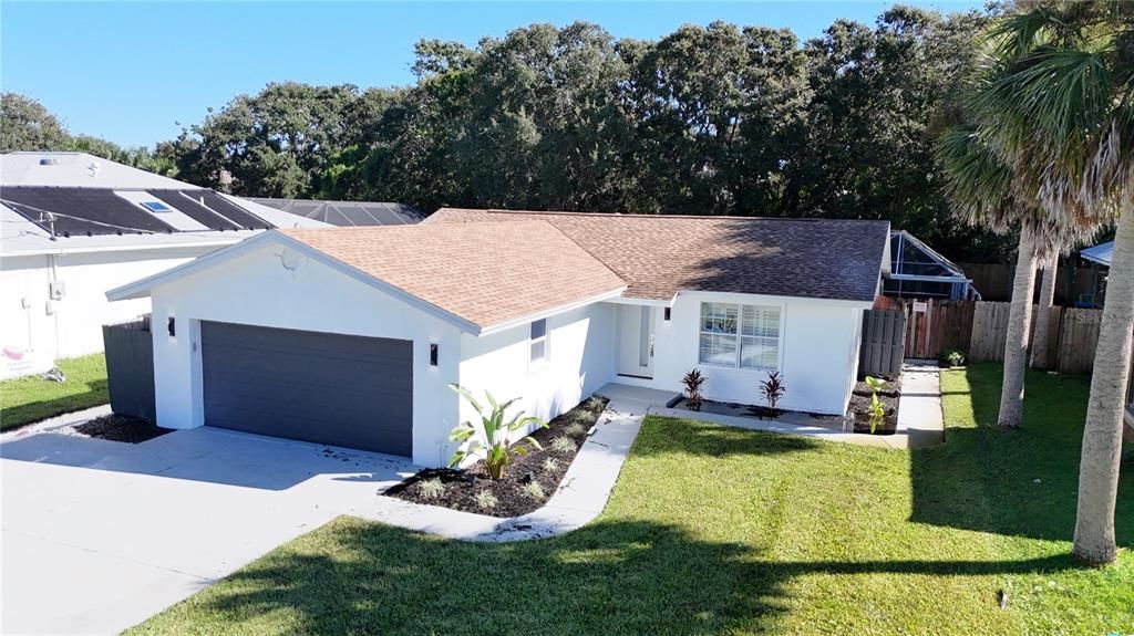 For Sale: $495,000 (2 beds, 2 baths, 1040 Square Feet)