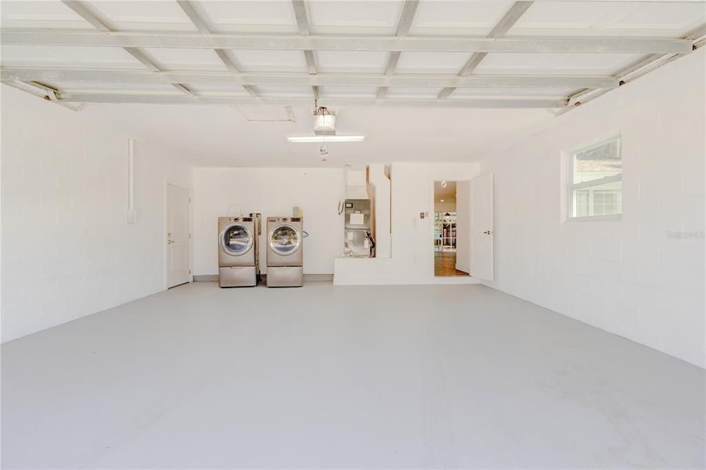 For Sale: $495,000 (2 beds, 2 baths, 1040 Square Feet)