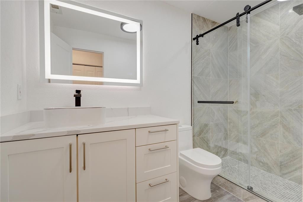 For Sale: $495,000 (2 beds, 2 baths, 1040 Square Feet)