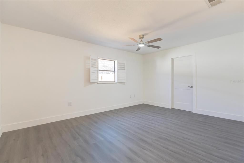 For Sale: $495,000 (2 beds, 2 baths, 1040 Square Feet)