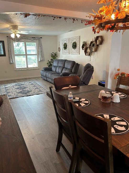 En Venta: $449,900 (3 camas, 2 baños, 1693 Pies cuadrados)