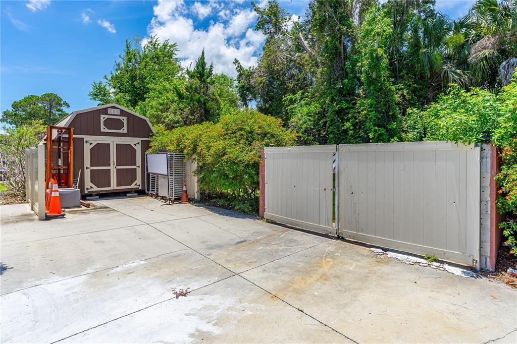 待售: $144,000 (0 贝兹, 0 浴室, 8391 平方英尺)