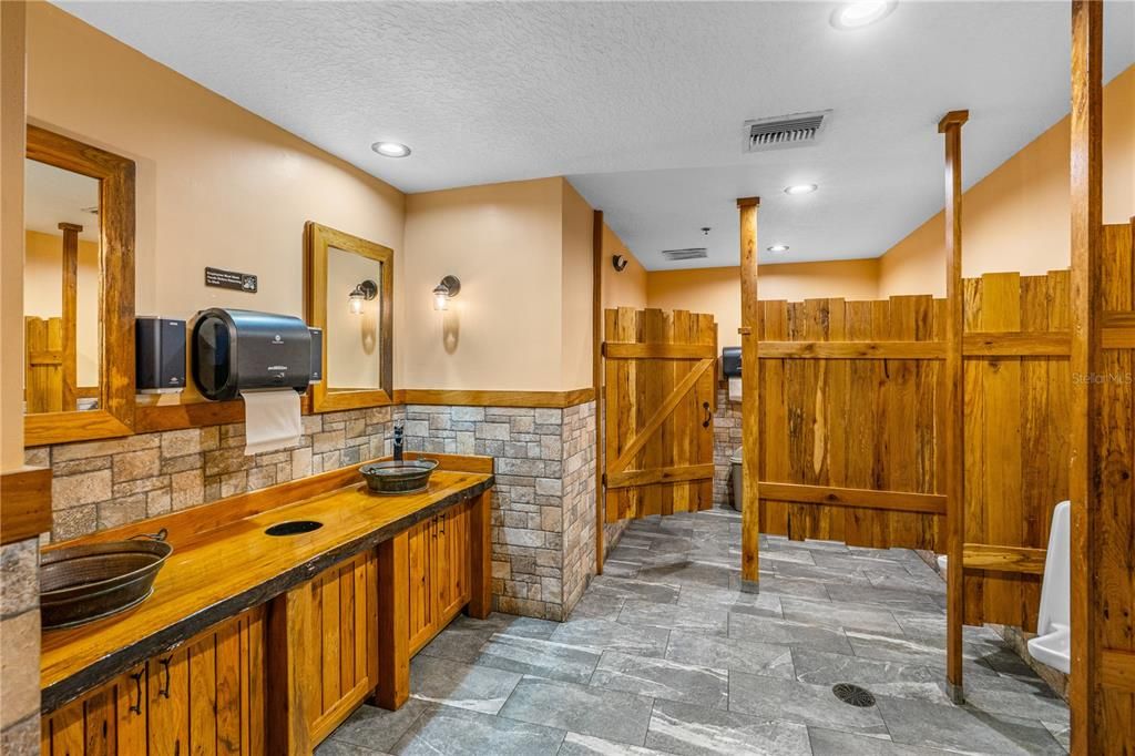 待售: $144,000 (0 贝兹, 0 浴室, 8391 平方英尺)