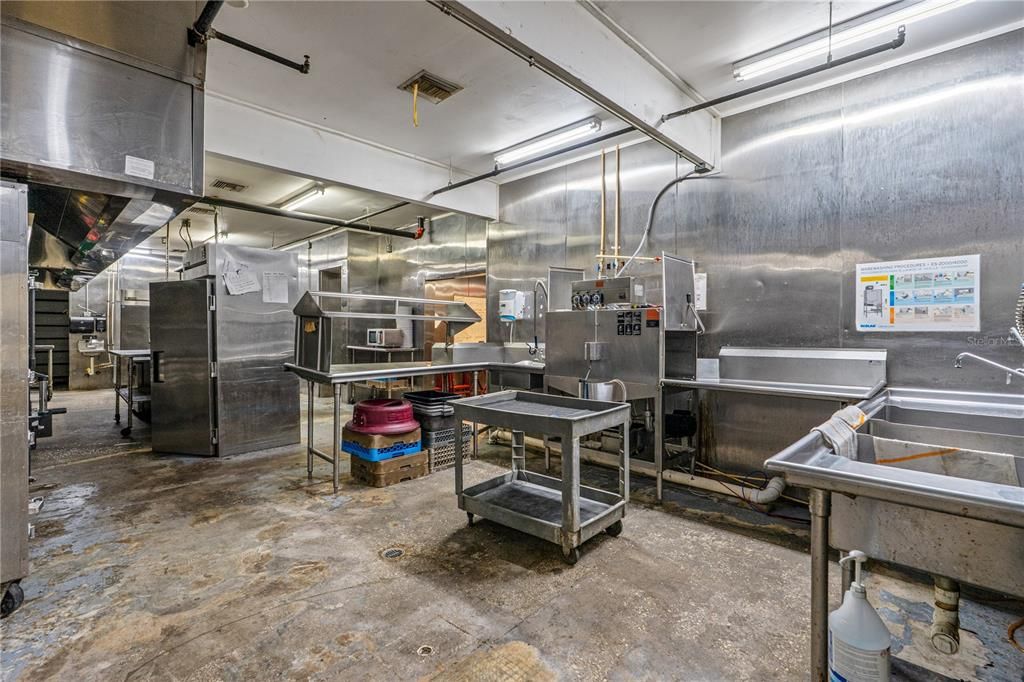 待售: $144,000 (0 贝兹, 0 浴室, 8391 平方英尺)