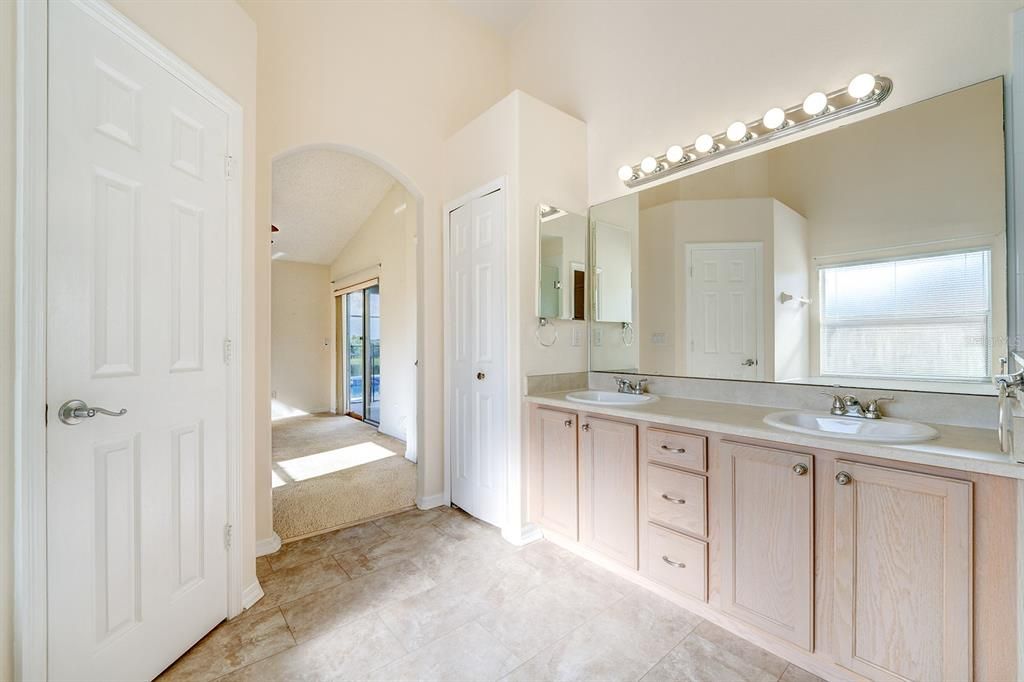 Activo con contrato: $474,000 (3 camas, 2 baños, 1851 Pies cuadrados)