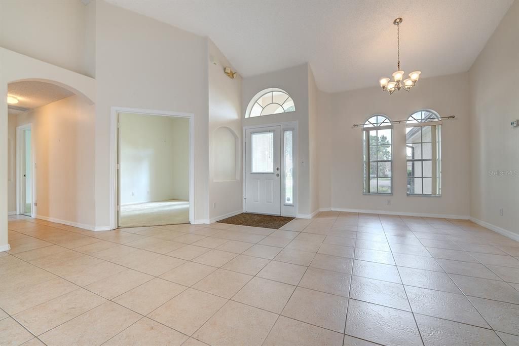 Activo con contrato: $474,000 (3 camas, 2 baños, 1851 Pies cuadrados)