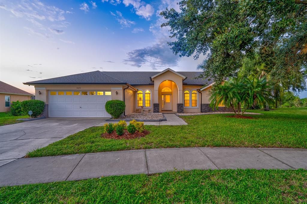 Activo con contrato: $474,000 (3 camas, 2 baños, 1851 Pies cuadrados)