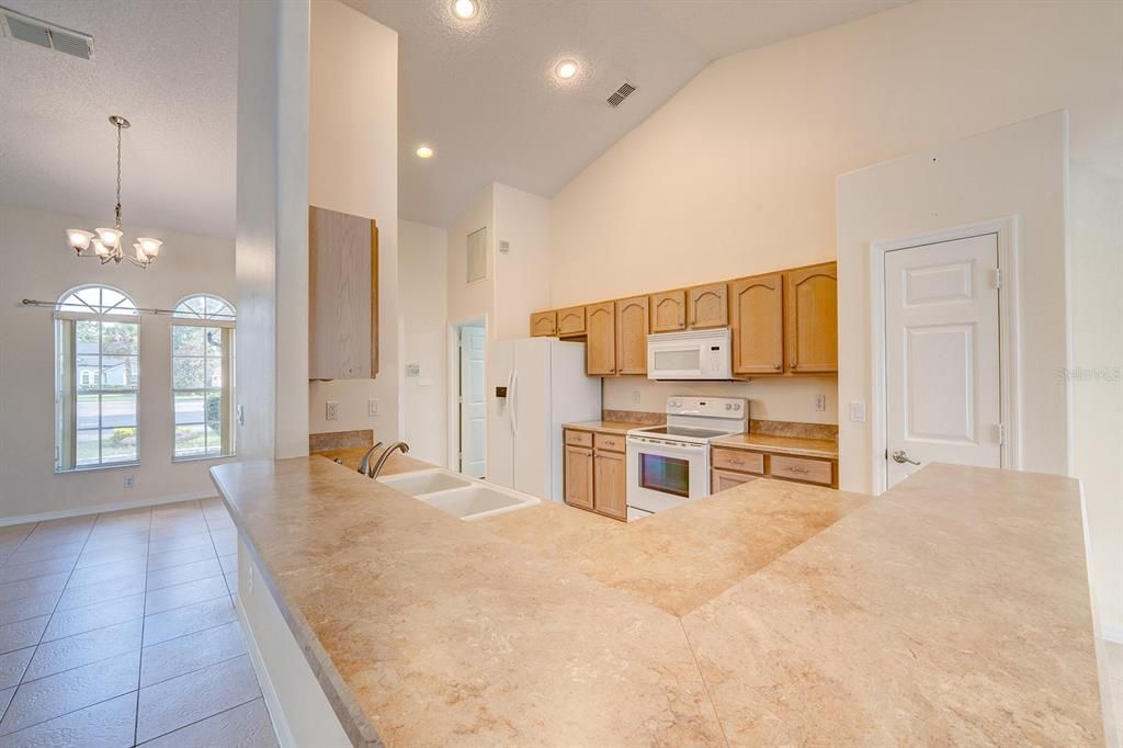 Activo con contrato: $474,000 (3 camas, 2 baños, 1851 Pies cuadrados)