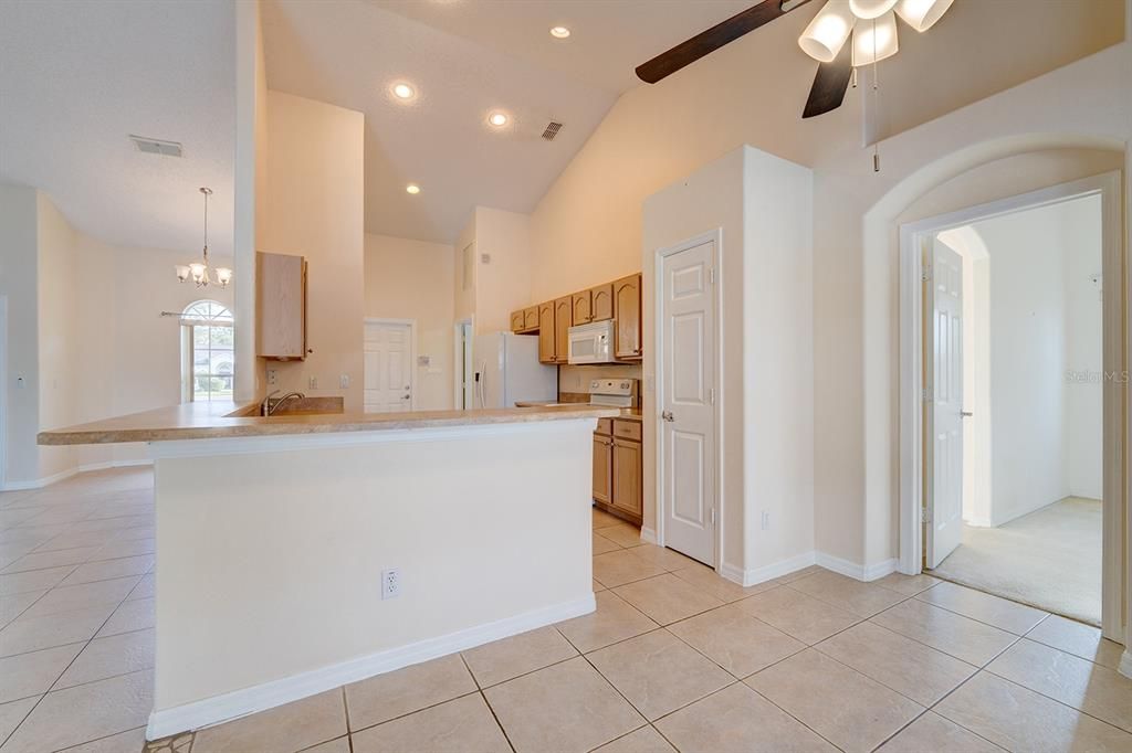 Activo con contrato: $474,000 (3 camas, 2 baños, 1851 Pies cuadrados)