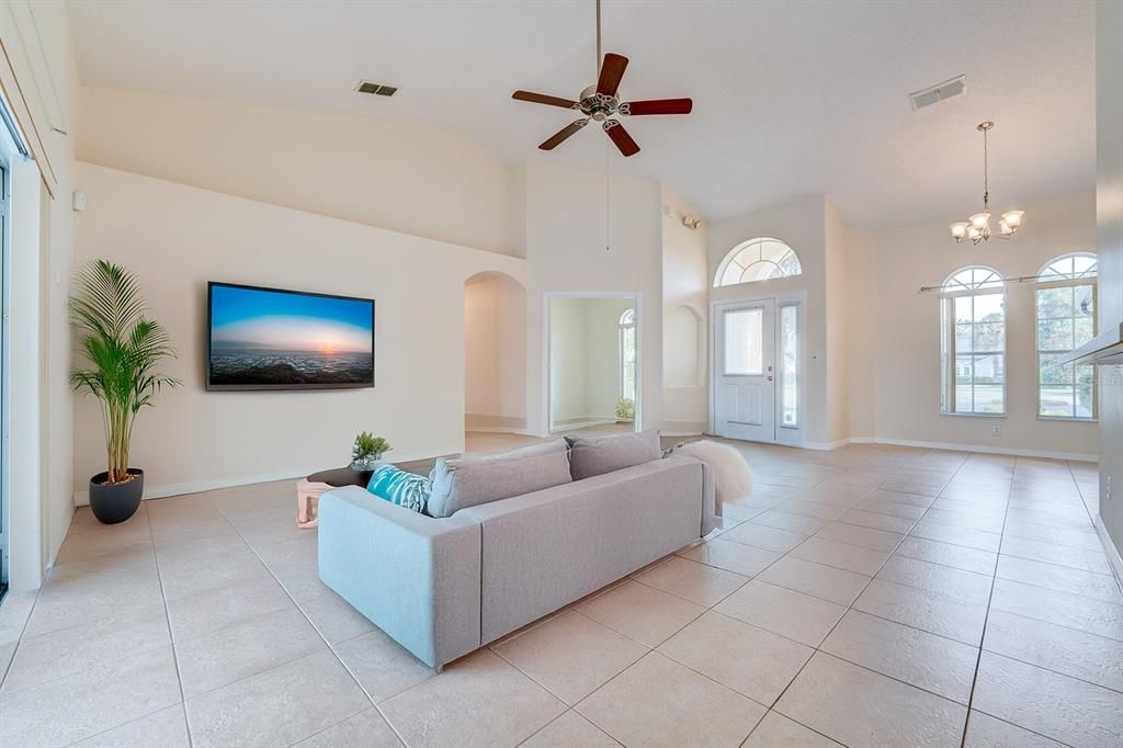 Activo con contrato: $474,000 (3 camas, 2 baños, 1851 Pies cuadrados)