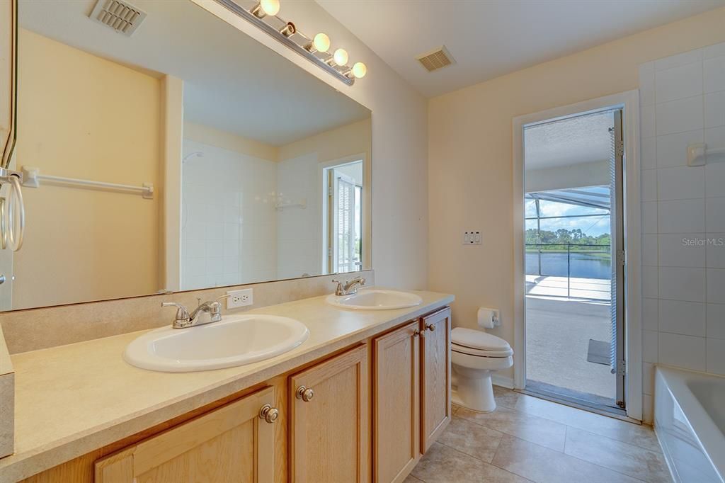 Activo con contrato: $474,000 (3 camas, 2 baños, 1851 Pies cuadrados)