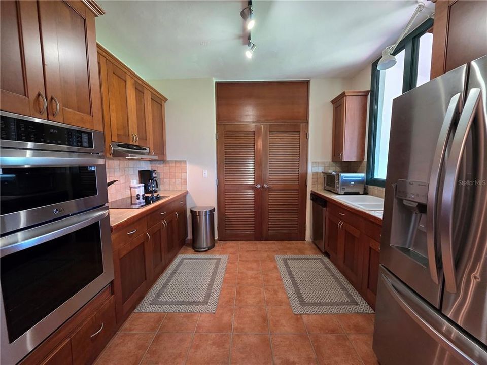 В аренду: $3,000 (2 спален, 2 ванн, 1772 Квадратных фут)