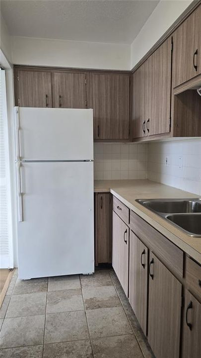 For Sale: $119,500 (2 beds, 1 baths, 825 Square Feet)