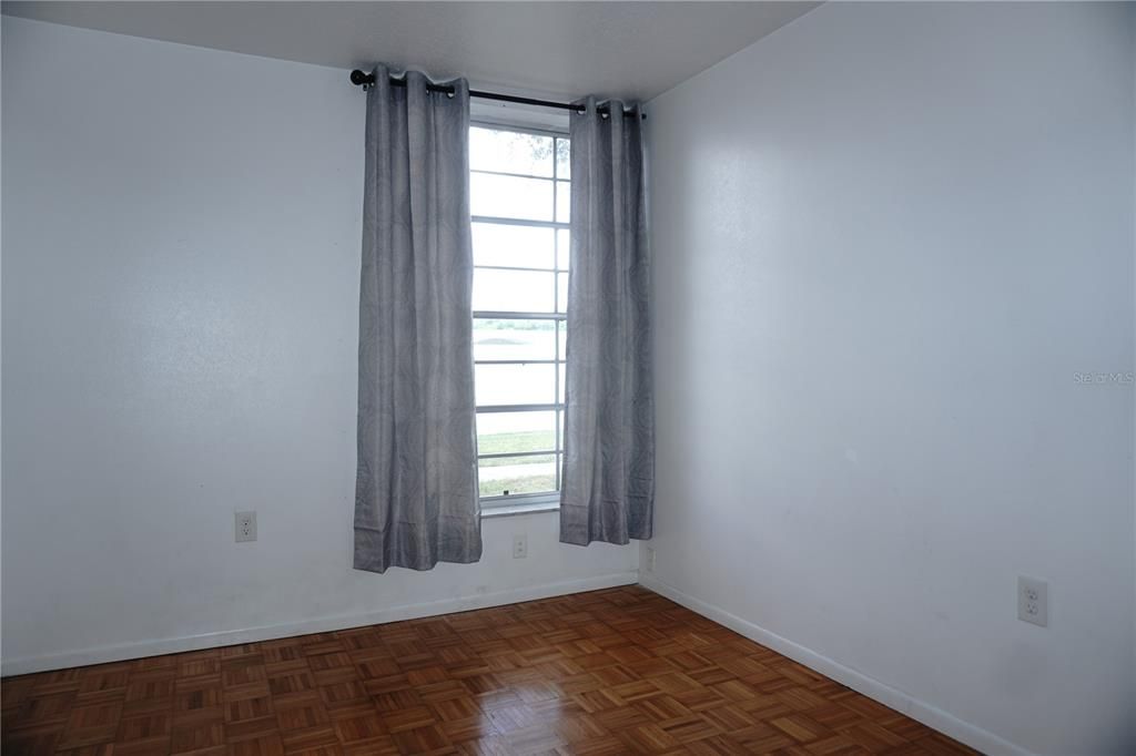 For Sale: $119,500 (2 beds, 1 baths, 825 Square Feet)