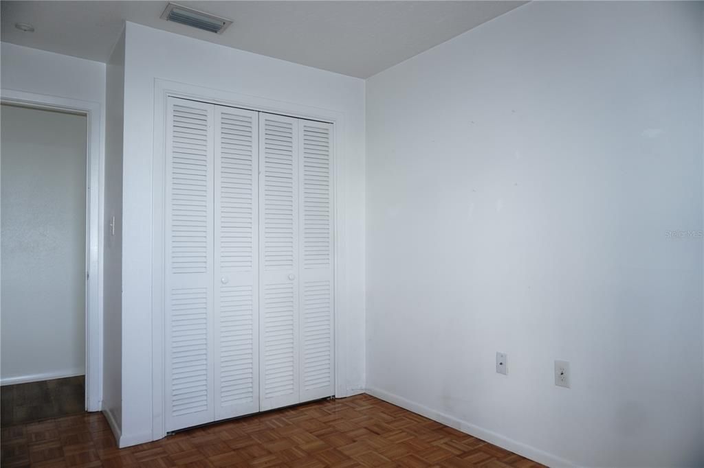 For Sale: $119,500 (2 beds, 1 baths, 825 Square Feet)