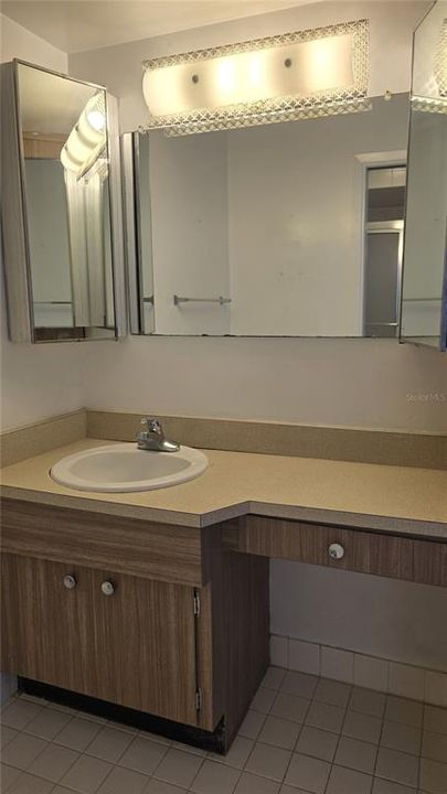 For Sale: $119,500 (2 beds, 1 baths, 825 Square Feet)