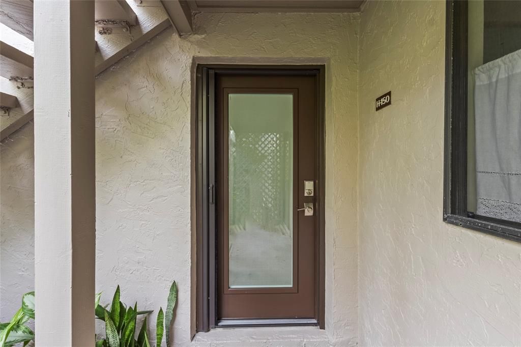 For Sale: $349,000 (1 beds, 1 baths, 996 Square Feet)