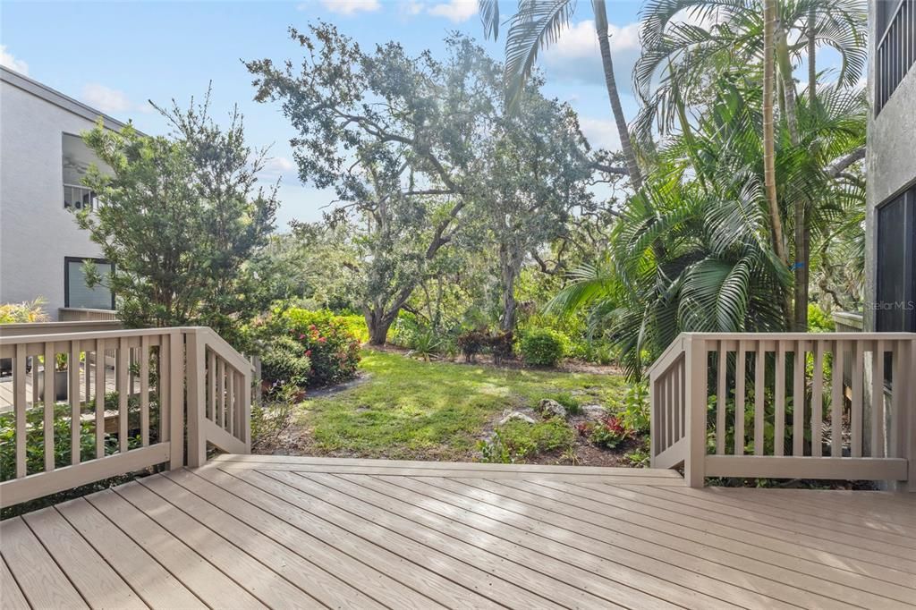 For Sale: $349,000 (1 beds, 1 baths, 996 Square Feet)