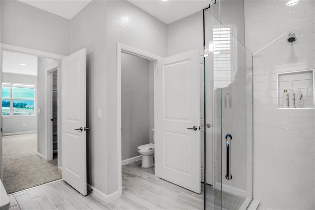 Active With Contract: $2,499 (3 beds, 2 baths, 1758 Square Feet)