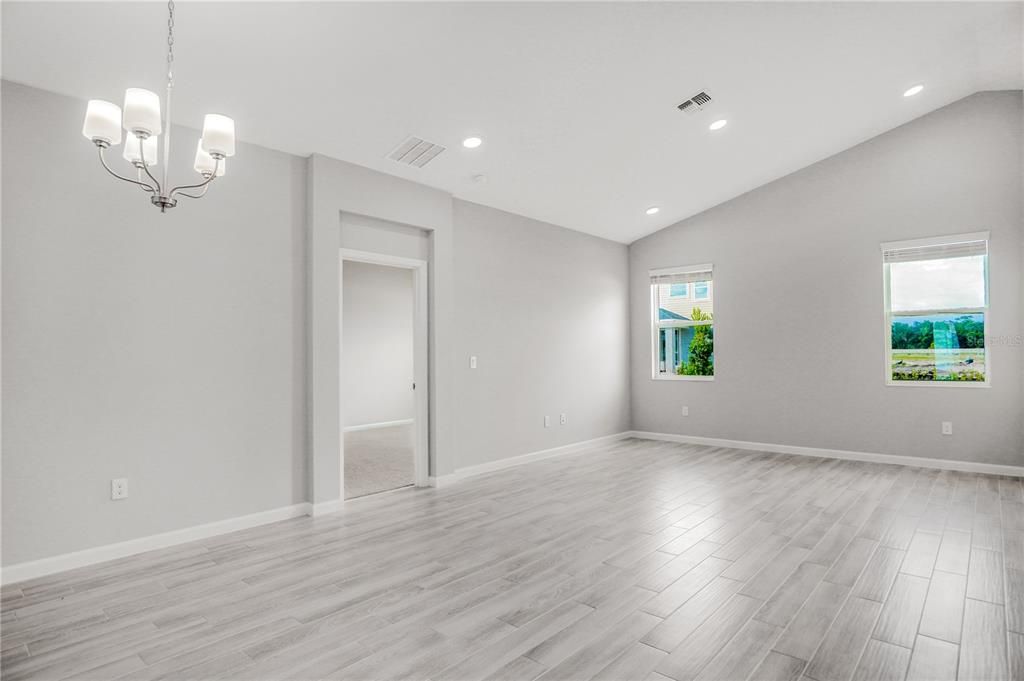 Active With Contract: $2,499 (3 beds, 2 baths, 1758 Square Feet)