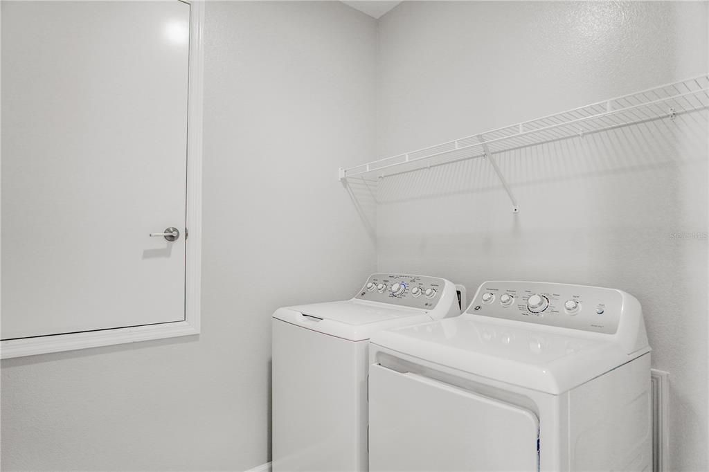 Active With Contract: $2,499 (3 beds, 2 baths, 1758 Square Feet)