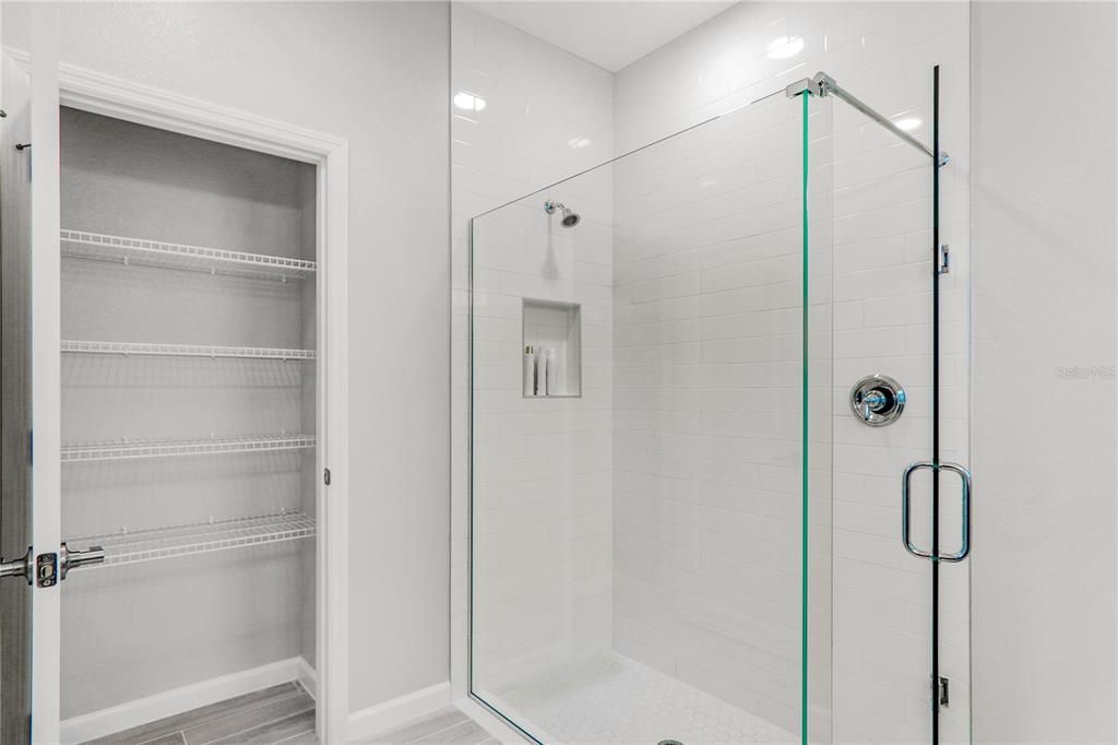 Active With Contract: $2,499 (3 beds, 2 baths, 1758 Square Feet)