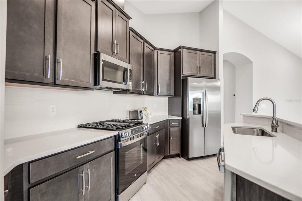 Active With Contract: $2,499 (3 beds, 2 baths, 1758 Square Feet)