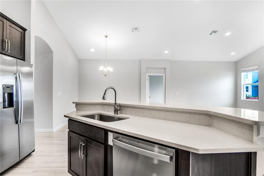 Active With Contract: $2,499 (3 beds, 2 baths, 1758 Square Feet)