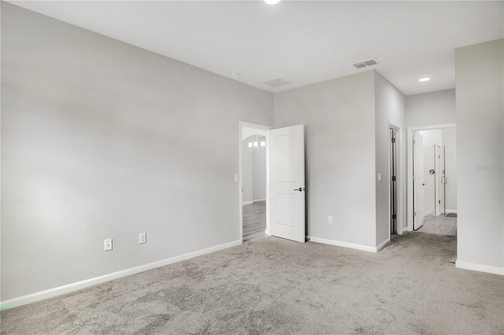 Active With Contract: $2,499 (3 beds, 2 baths, 1758 Square Feet)